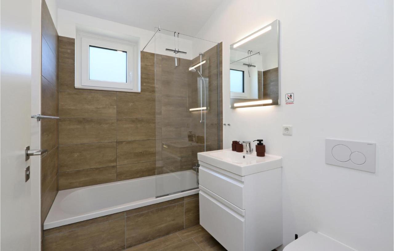 Beautiful Home In Lembruch-Duemmer See With Wifi Extérieur photo